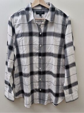 Banana Republic White and Black Plaid Button-Down Shirt